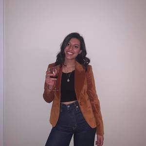 Meet your Posher, Loradana